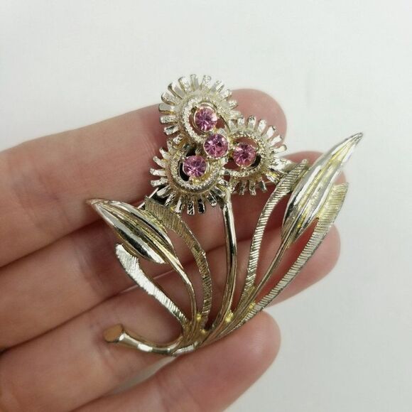 Vintage Pink Rhinestone Flower Cluster Brooch, Gold Tone Setting, Retro 50s 60s - Picture 5 of 6